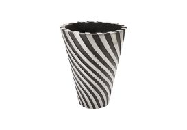 Turbo Planter Aluminum and Black
